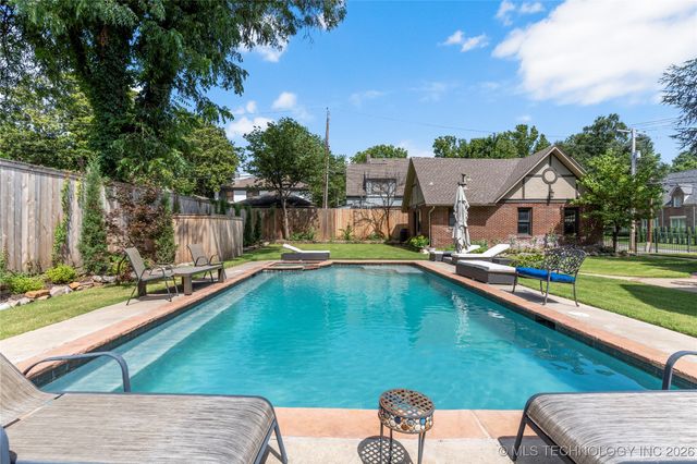 2261 S Terwilleger Boulevard, Tulsa, OK 74114