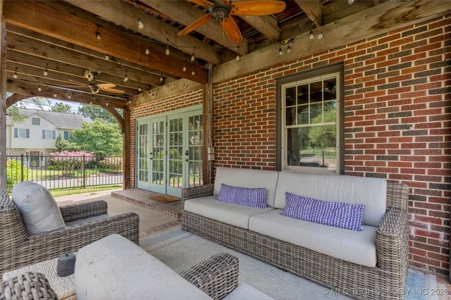 2261 S Terwilleger Boulevard, Tulsa, OK 74114