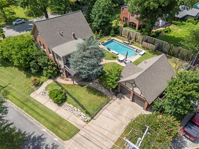 2261 S Terwilleger Boulevard, Tulsa, OK 74114