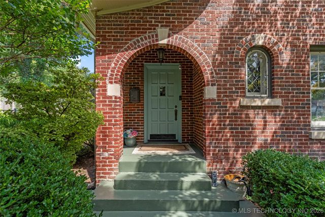 2261 S Terwilleger Boulevard, Tulsa, OK 74114