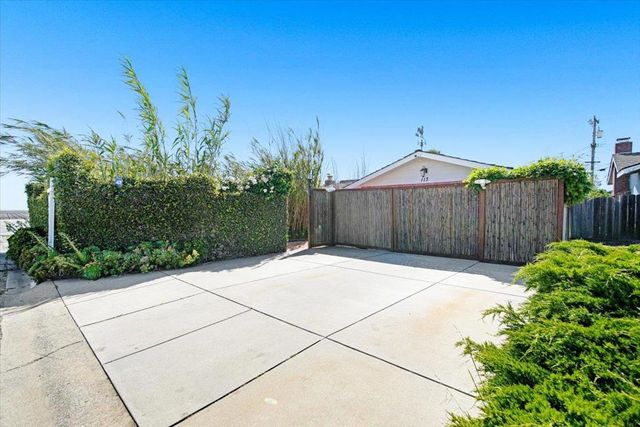 113 Laguna Place, Moss Landing, CA 95039