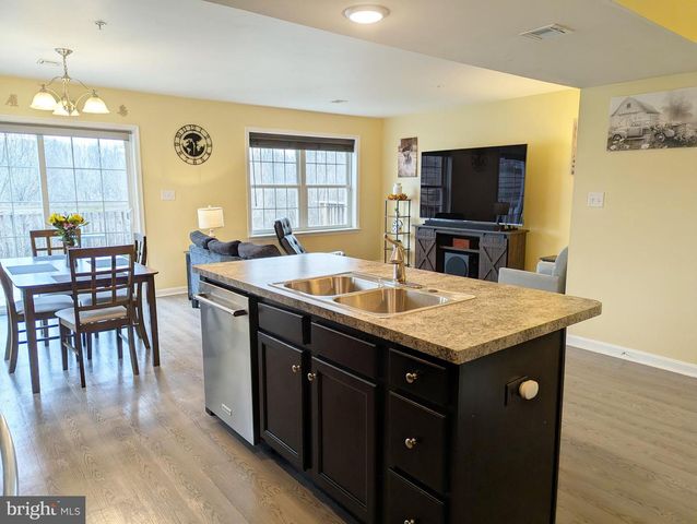 327 MELBOURNE LANE, Mechanicsburg, PA 17055