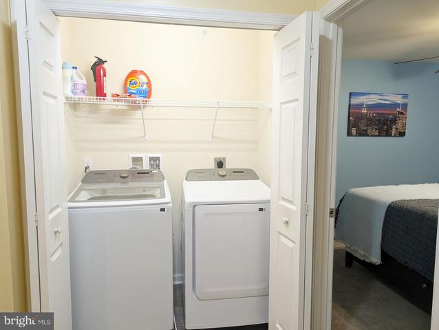 327 MELBOURNE LANE, Mechanicsburg, PA 17055