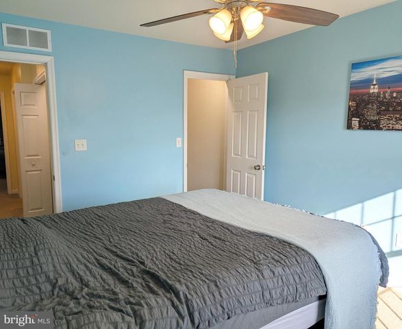 327 MELBOURNE LANE, Mechanicsburg, PA 17055