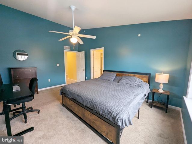 327 MELBOURNE LANE, Mechanicsburg, PA 17055