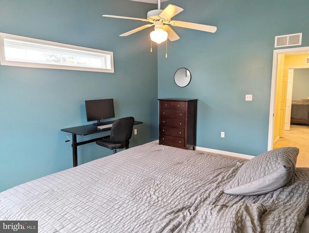 327 MELBOURNE LANE, Mechanicsburg, PA 17055