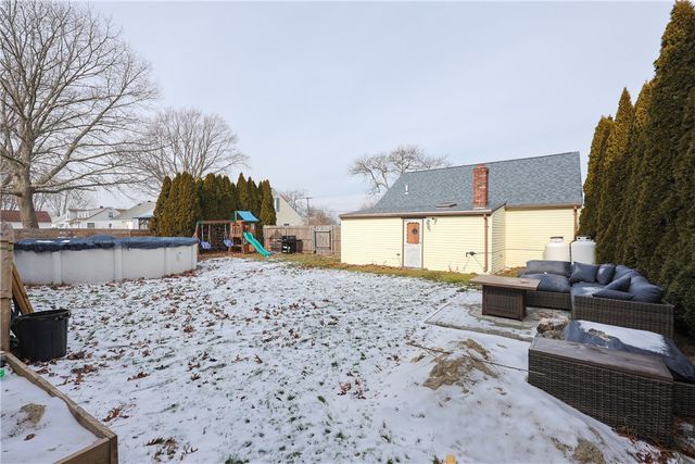 30 SOWAMS Drive, Bristol, RI 02809