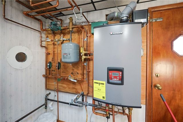 30 SOWAMS Drive, Bristol, RI 02809