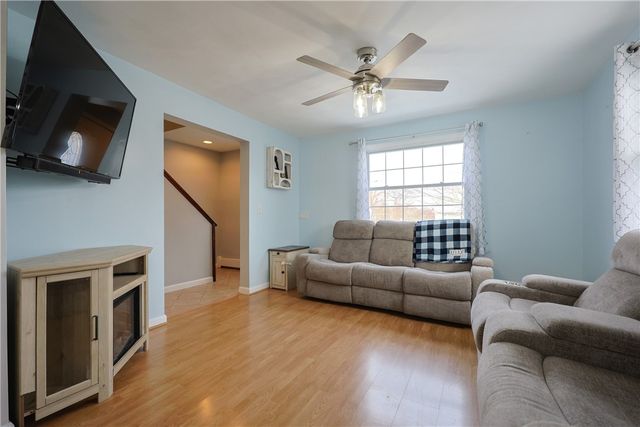 30 SOWAMS Drive, Bristol, RI 02809