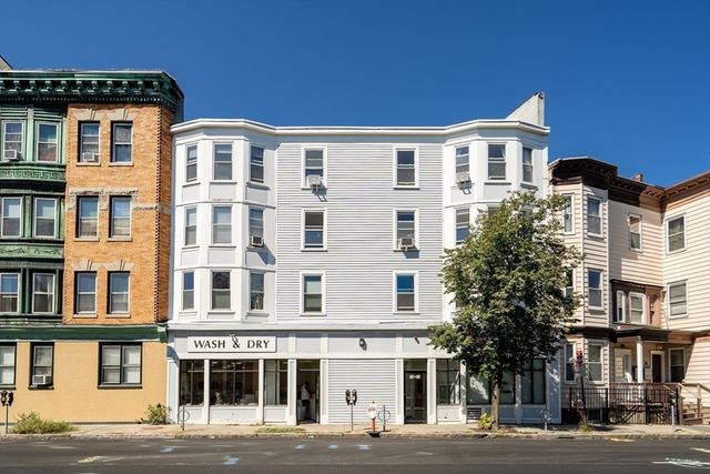 73 River St. 3B, Cambridge, MA 02139