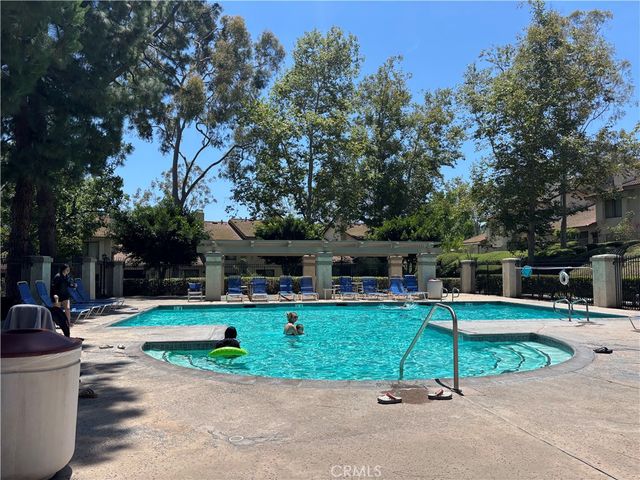 957 CREEKSIDE Drive, Fullerton, CA 92833