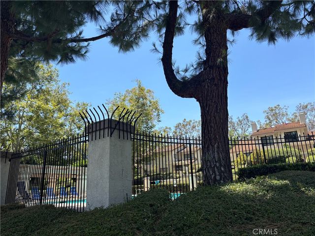 957 CREEKSIDE Drive, Fullerton, CA 92833
