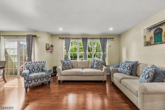 262 Retta Ct, Piscataway Twp., NJ 08854