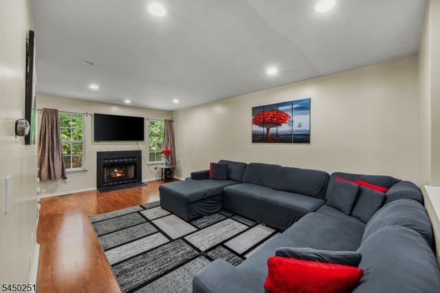 262 Retta Ct, Piscataway Twp., NJ 08854