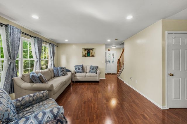 262 Retta Ct, Piscataway Twp., NJ 08854