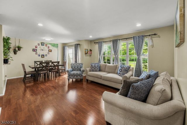 262 Retta Ct, Piscataway Twp., NJ 08854