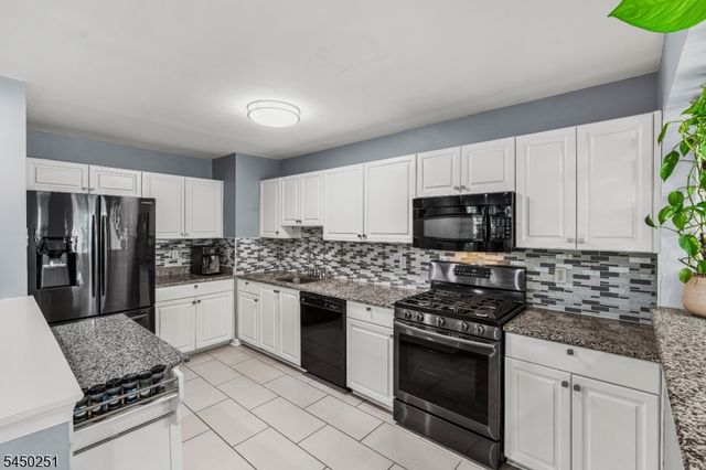 262 Retta Ct, Piscataway Twp., NJ 08854