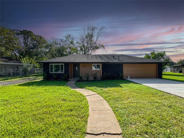 3811 Anna Court, Santa Fe, TX 77517