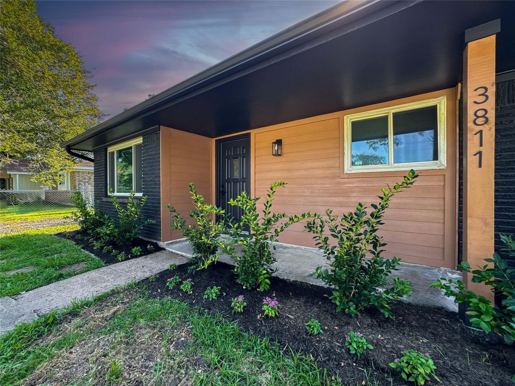 3811 Anna Court, Santa Fe, TX 77517