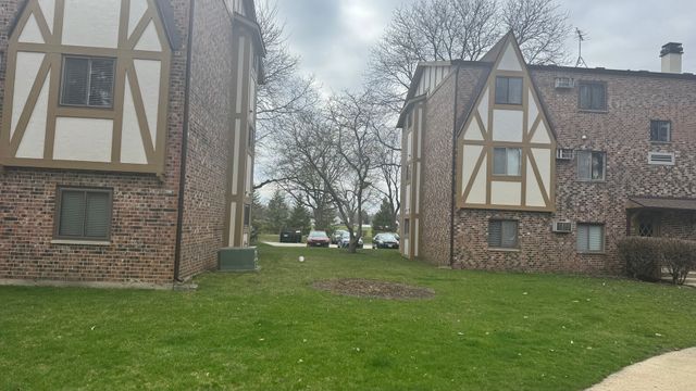 811 S Dwyer Avenue E, Arlington Heights, IL 60005