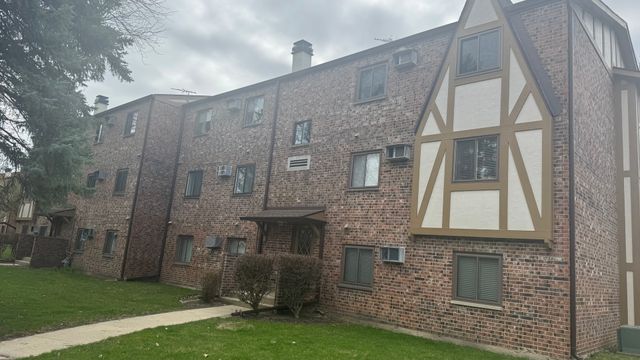 811 S Dwyer Avenue E, Arlington Heights, IL 60005