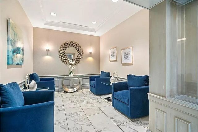 2870 Pharr Court South NW 1902, Atlanta, GA 30305