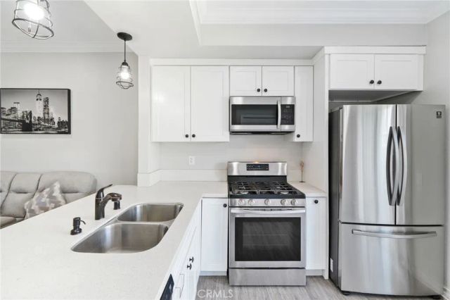 926 W Philadelphia St 10, Ontario, CA 91762