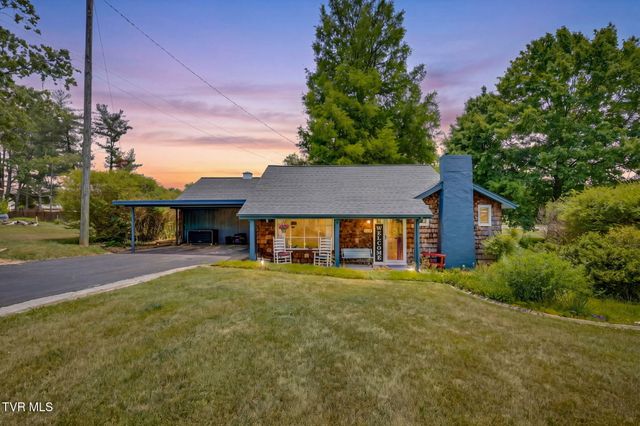 4245 Maplewood Street, Kingsport, TN 37660