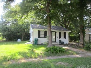 2002 S Maple Street, Pine Bluff, AR 71601