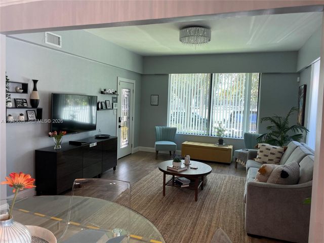 1551 Madison St, Hollywood, FL 33020