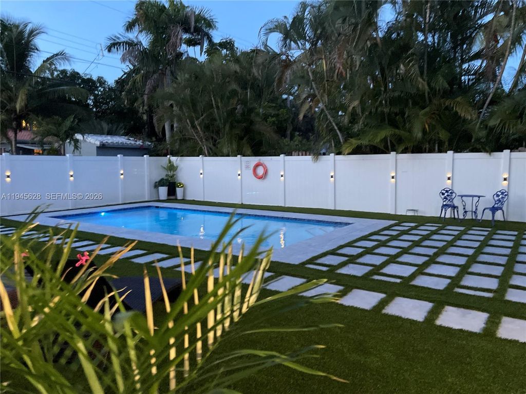 1551 Madison St, Hollywood, FL 33020