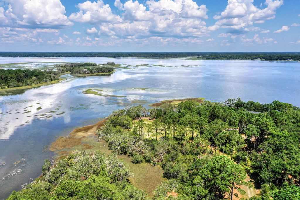 6258 Josie Ridge Road, Wadmalaw Island, SC 29487