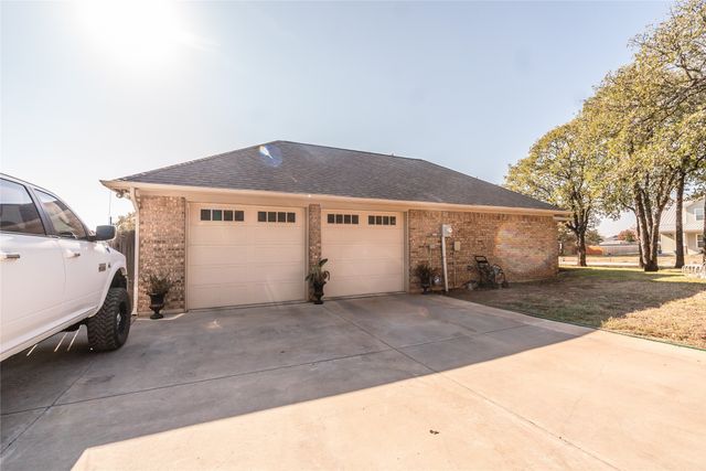 209 Benton Street, Nocona, TX 76255