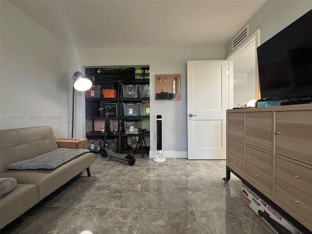 10865 SW 112th Ave 209, Miami, FL 33176