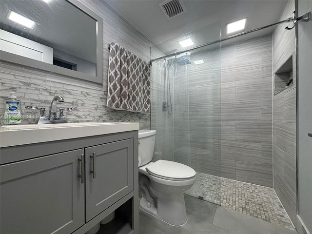 10865 SW 112th Ave 209, Miami, FL 33176