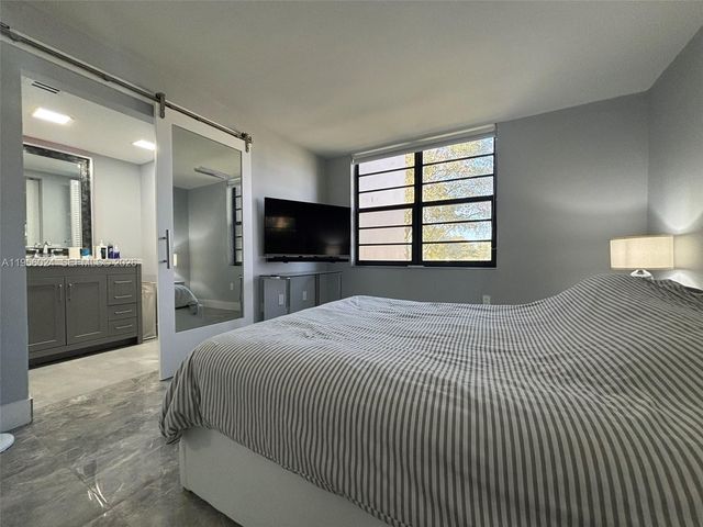 10865 SW 112th Ave 209, Miami, FL 33176