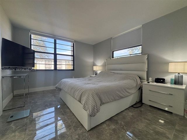 10865 SW 112th Ave 209, Miami, FL 33176