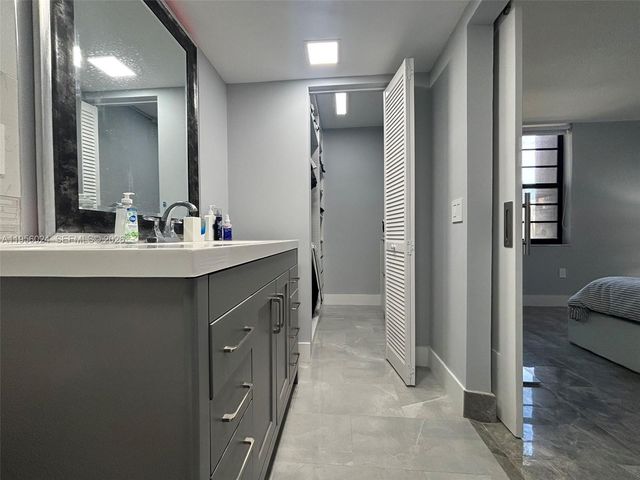 10865 SW 112th Ave 209, Miami, FL 33176