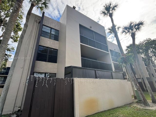 10865 SW 112th Ave 209, Miami, FL 33176