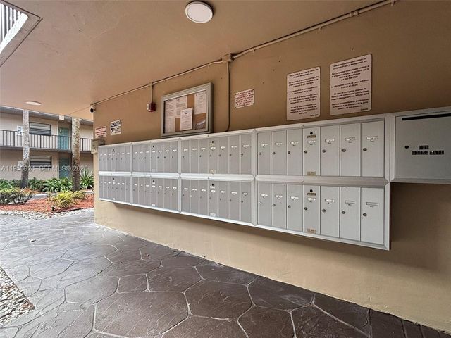 10865 SW 112th Ave 209, Miami, FL 33176