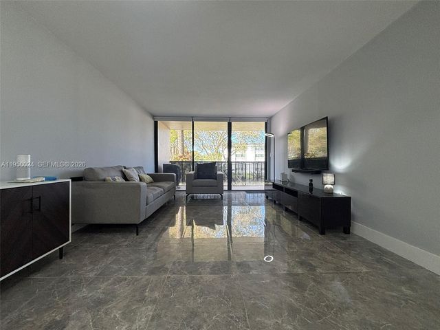 10865 SW 112th Ave 209, Miami, FL 33176