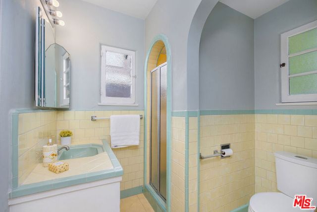 6501 Whitworth Drive, Los Angeles, CA 90035