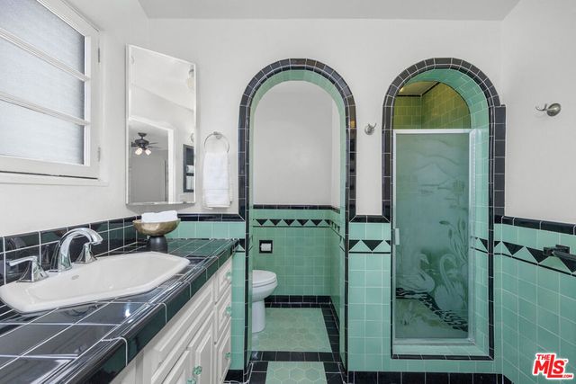 6501 Whitworth Drive, Los Angeles, CA 90035