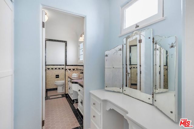 6501 Whitworth Drive, Los Angeles, CA 90035