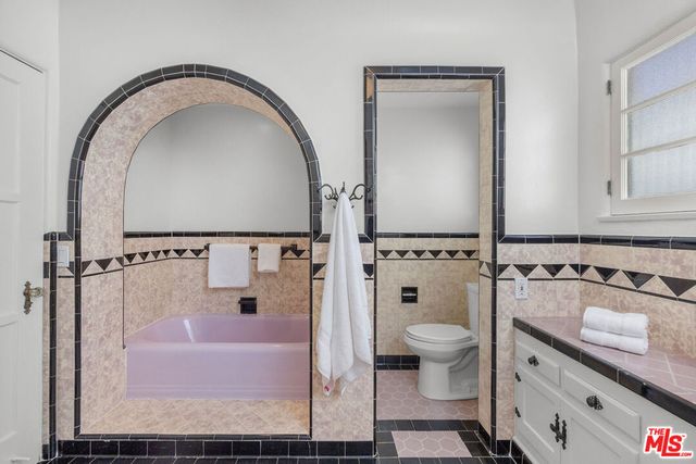 6501 Whitworth Drive, Los Angeles, CA 90035
