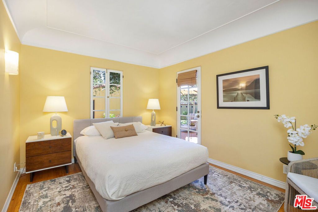 Image 14 of property listing at 6501 Whitworth Drive, Los Angeles, CA 90035