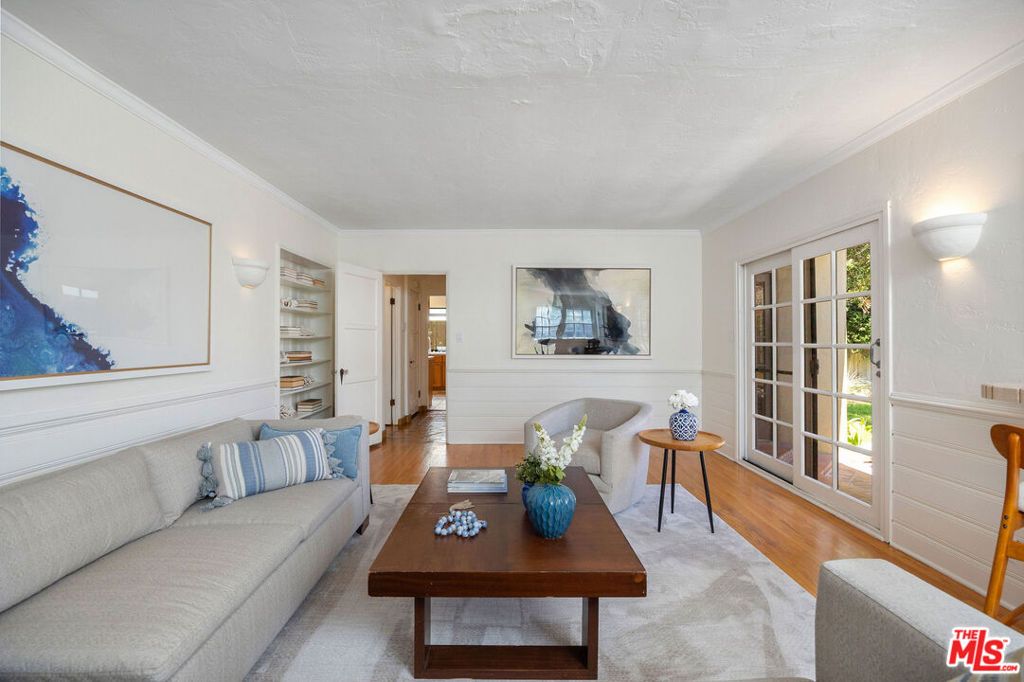 Image 19 of property listing at 6501 Whitworth Drive, Los Angeles, CA 90035