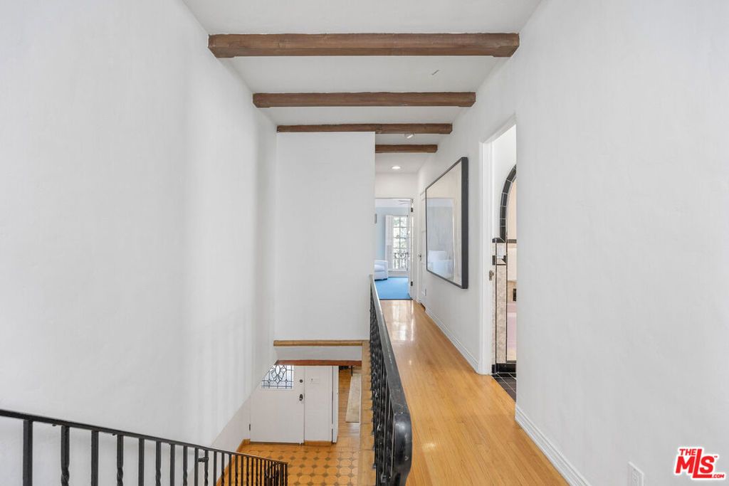 Image 20 of property listing at 6501 Whitworth Drive, Los Angeles, CA 90035