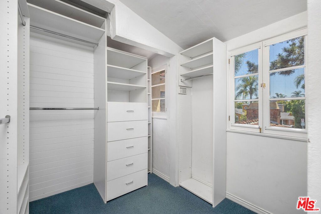 Image 25 of property listing at 6501 Whitworth Drive, Los Angeles, CA 90035