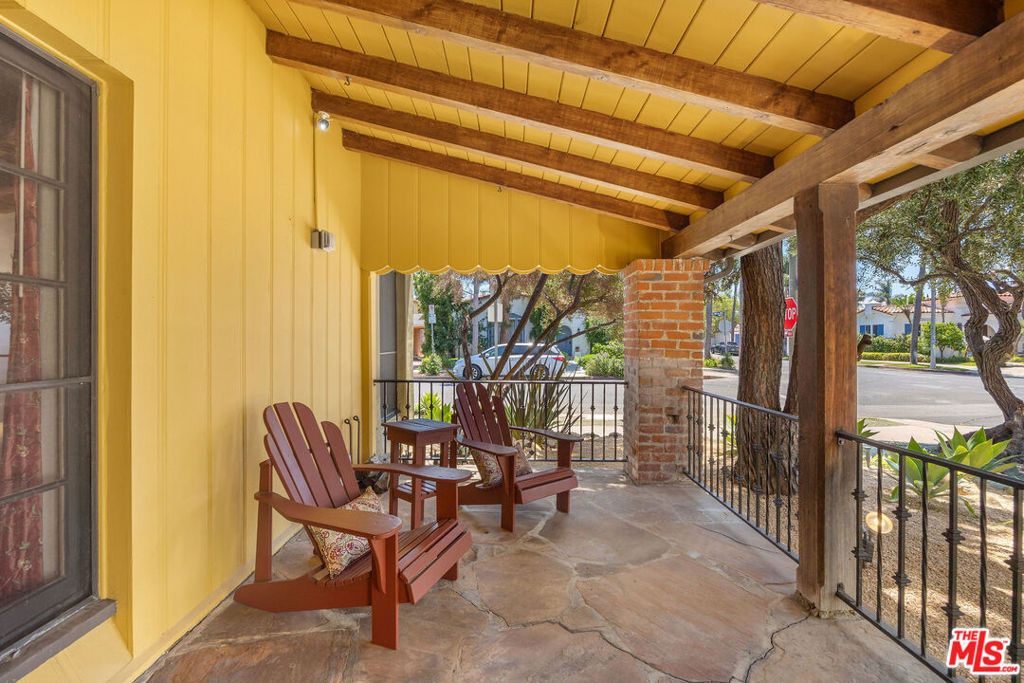 Image 2 of property listing at 6501 Whitworth Drive, Los Angeles, CA 90035